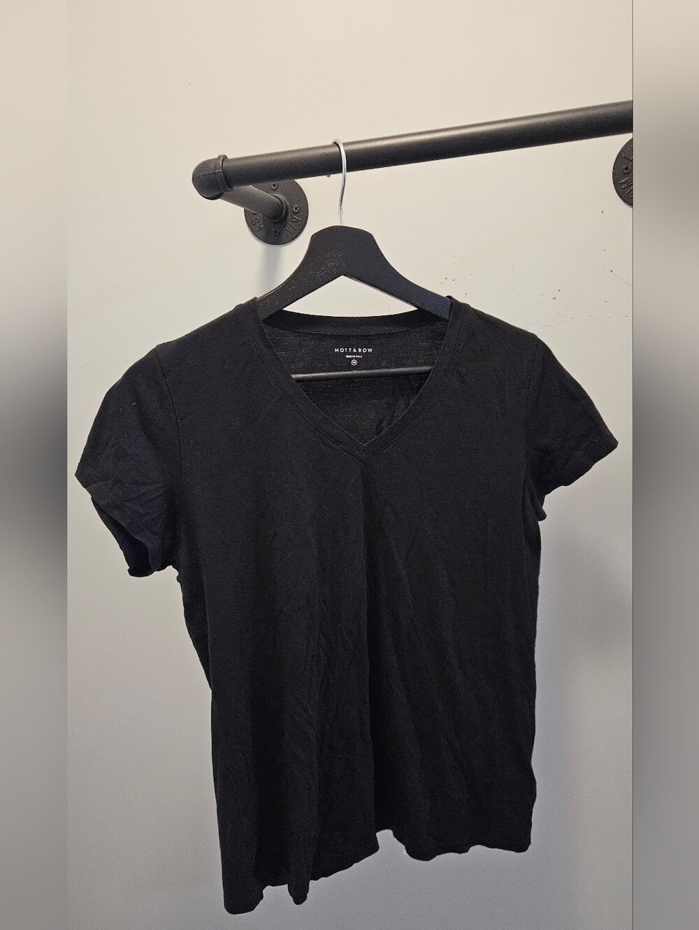 Mott & Bow Pima Cotton Vneck Short Sleeve Shirt